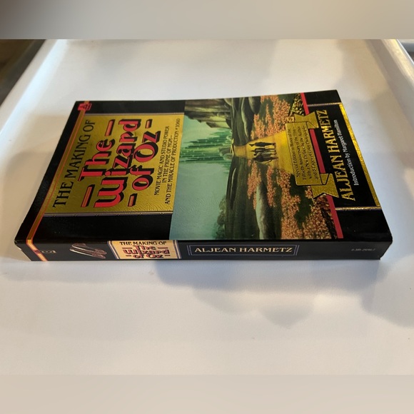 The Making of the Wizard of Oz by Aljean Harmetz. July 1989. - Picture 2 of 4